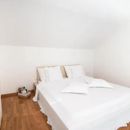 Lägenhet Sunny - By The Sea *